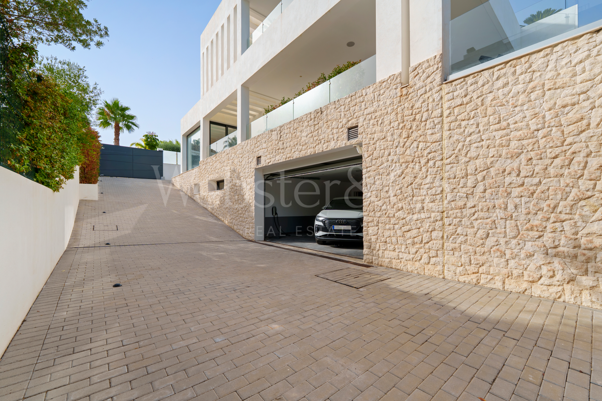 Leo 21B - Frontline Golf Villa in Nueva Andalucía