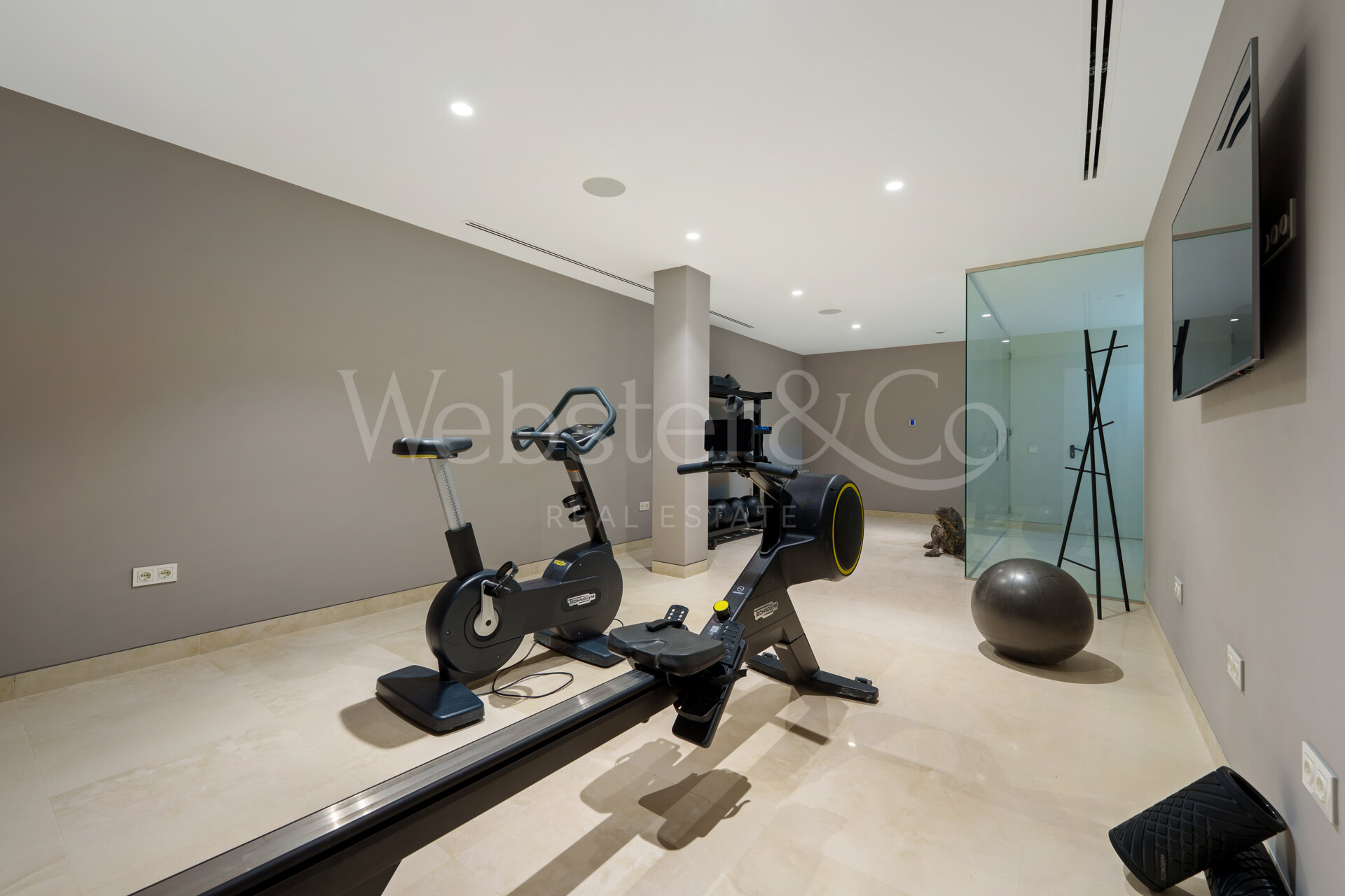 Leo 21B - Frontline Golf Villa in Nueva Andalucía