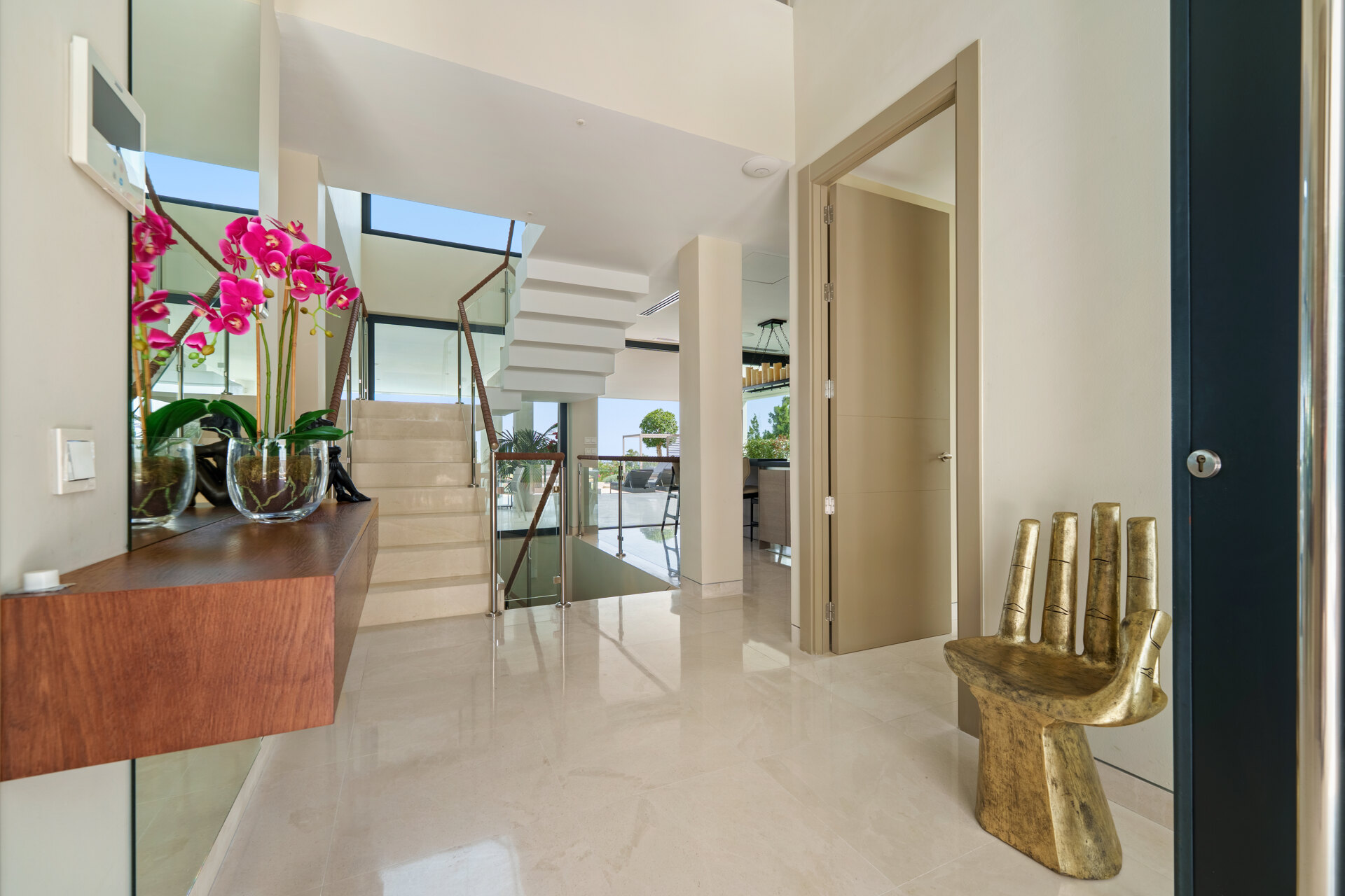 Leo 21B - Frontline Golf Villa in Nueva Andalucía