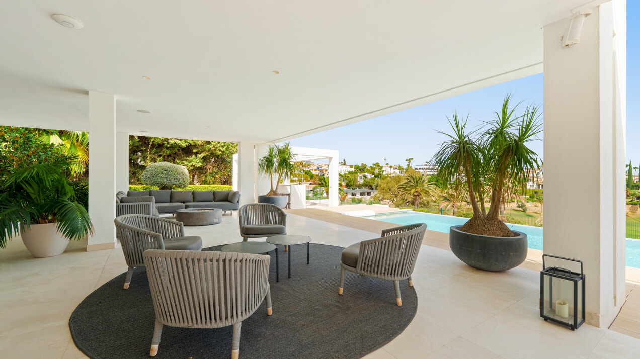 Leo 21B - Frontline Golf Villa in Nueva Andalucía