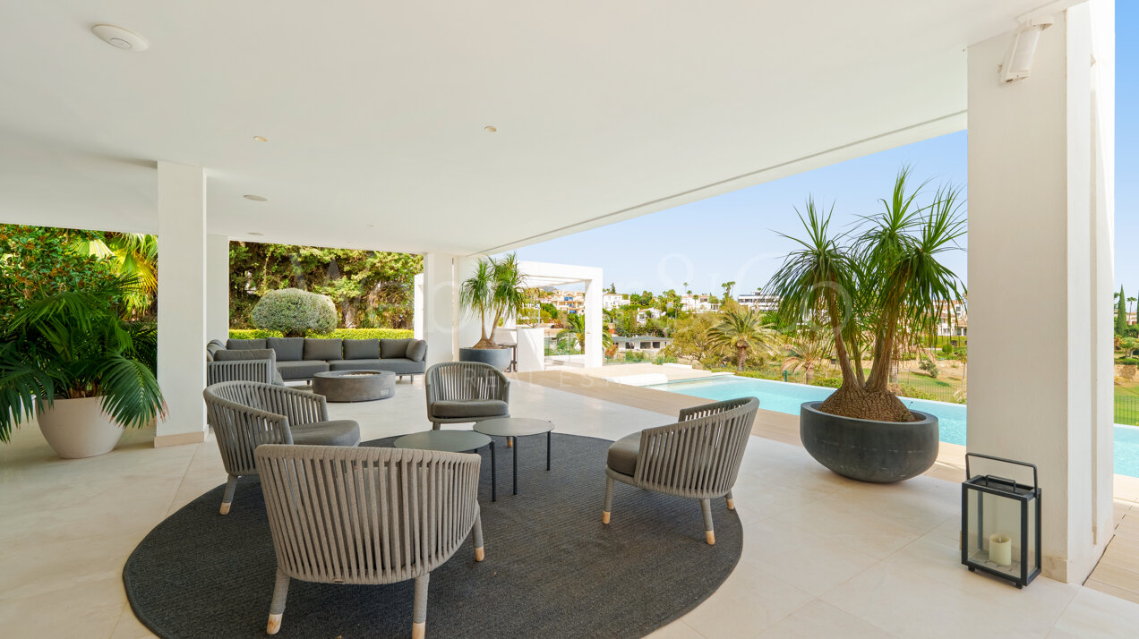 Leo 21B - Frontline Golf Villa in Nueva Andalucía