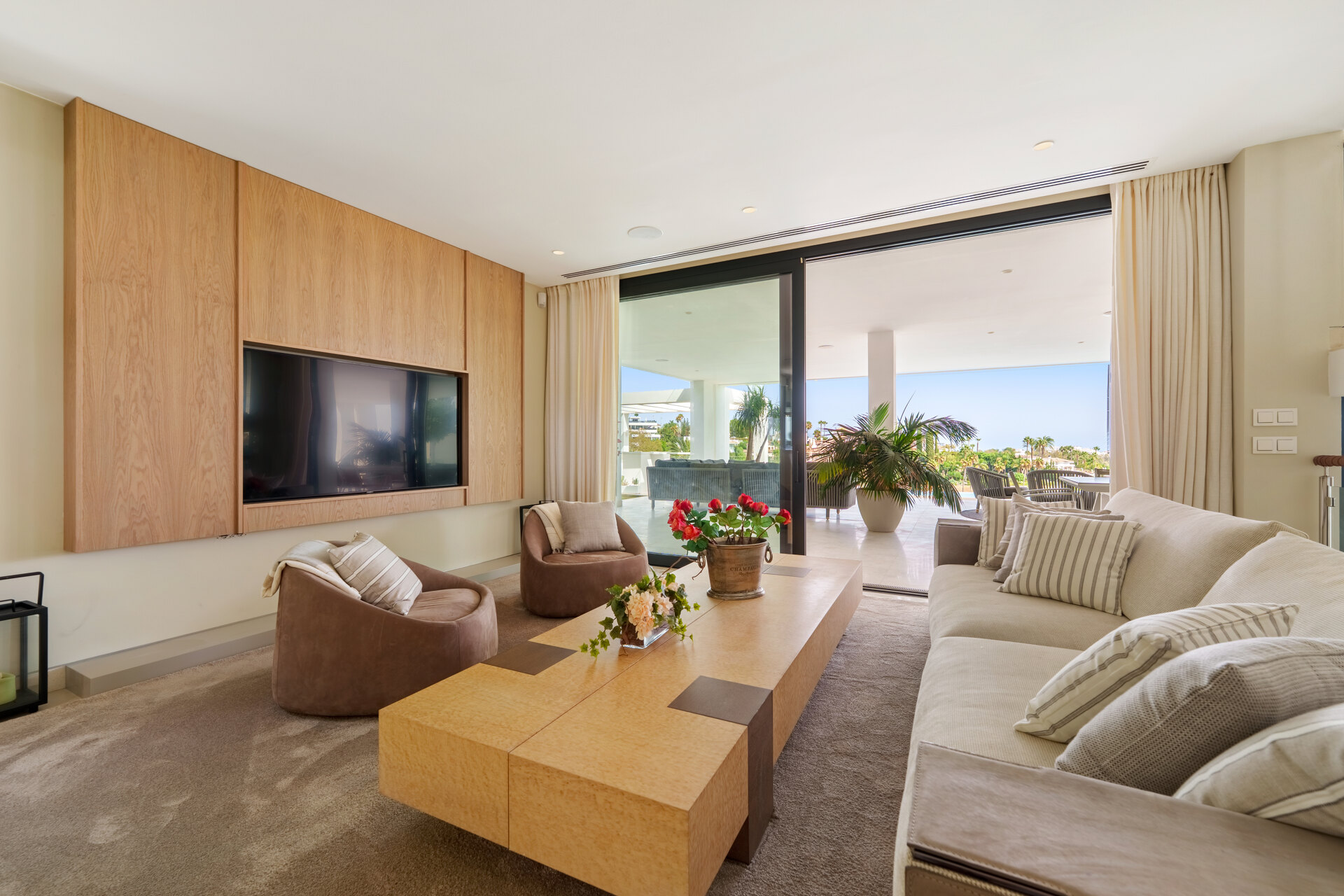 Leo 21B - Frontline Golf Villa in Nueva Andalucía