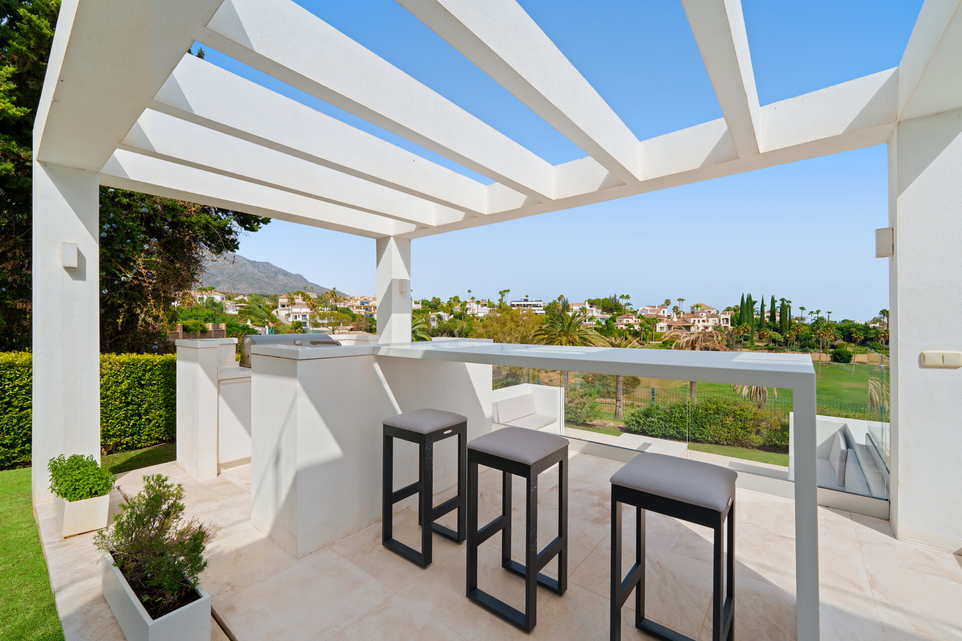 Leo 21B - Frontline Golf Villa in Nueva Andalucía
