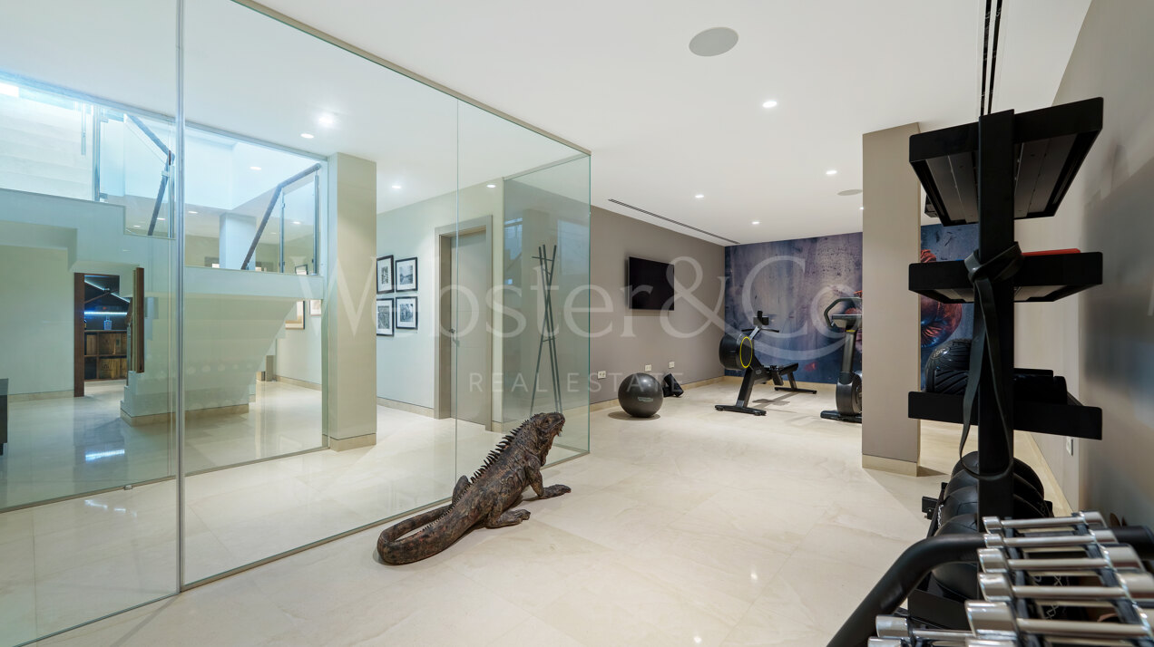 Leo 21B - Frontline Golf Villa in Nueva Andalucía