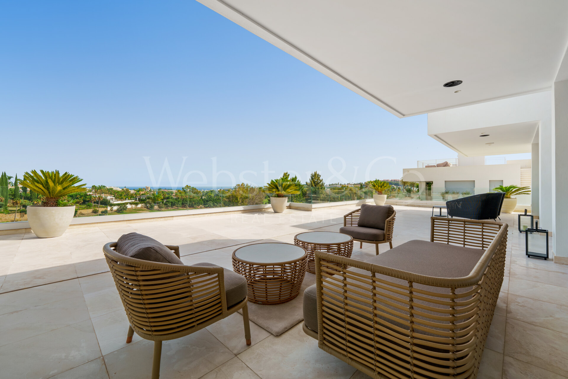 Leo 21B - Frontline Golf Villa in Nueva Andalucía