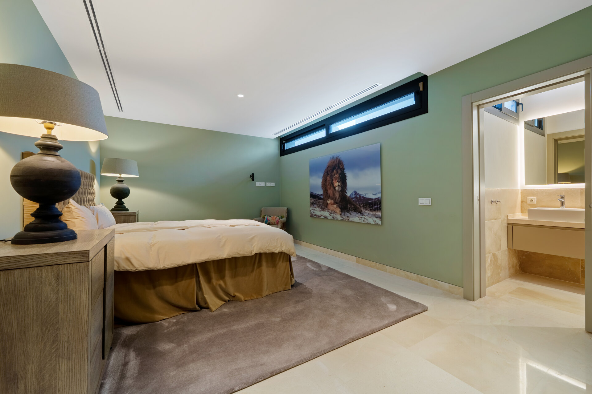 Leo 21B - Frontline Golf Villa in Nueva Andalucía