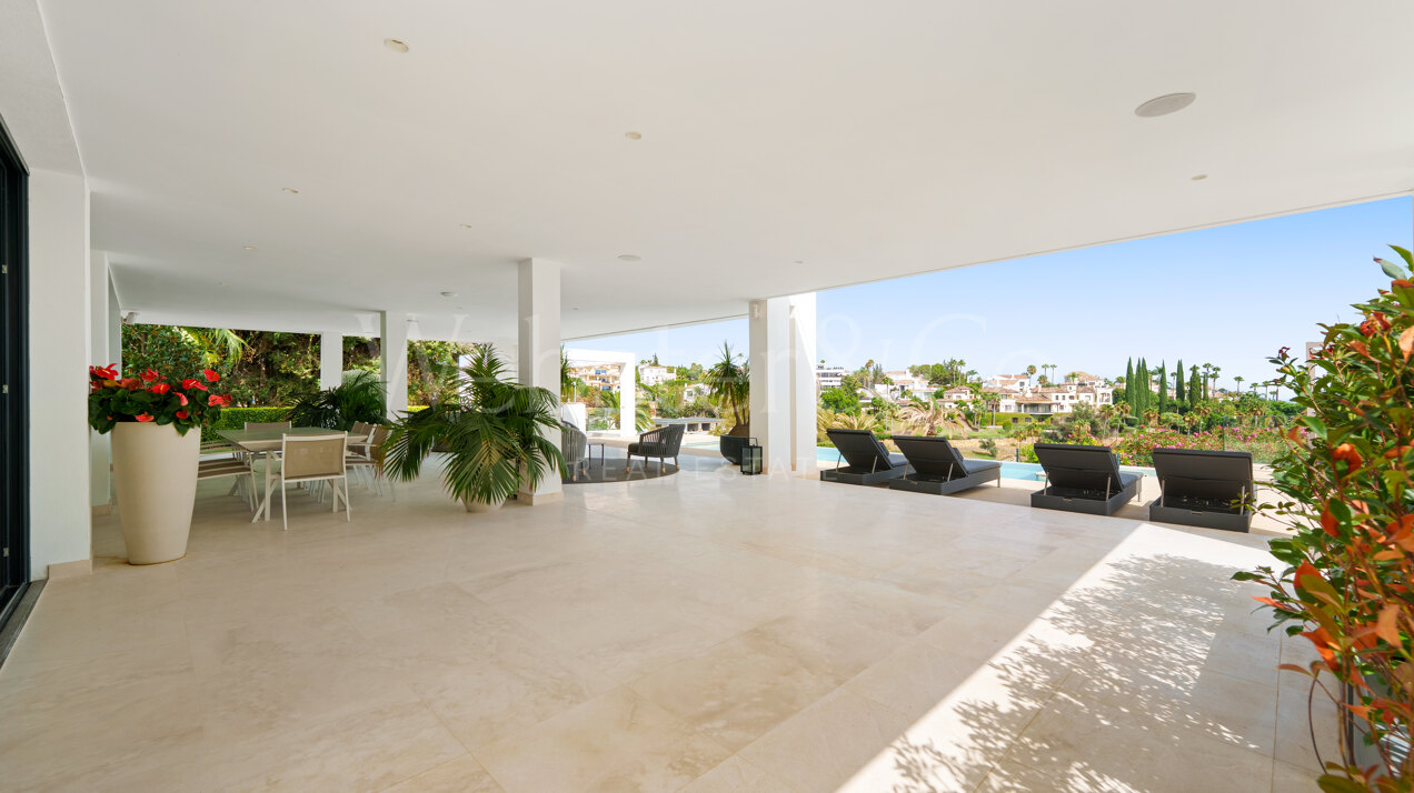 Leo 21B - Frontline Golf Villa in Nueva Andalucía