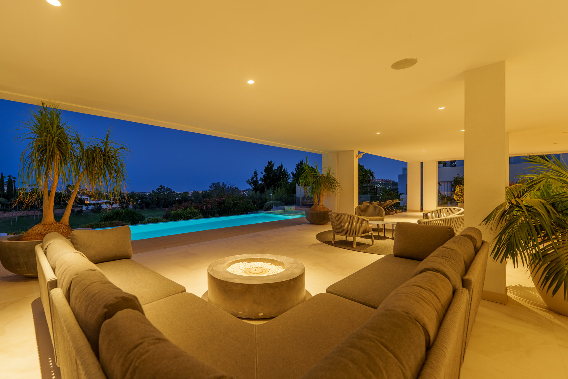 Leo 21B - Frontline Golf Villa in Nueva Andalucía