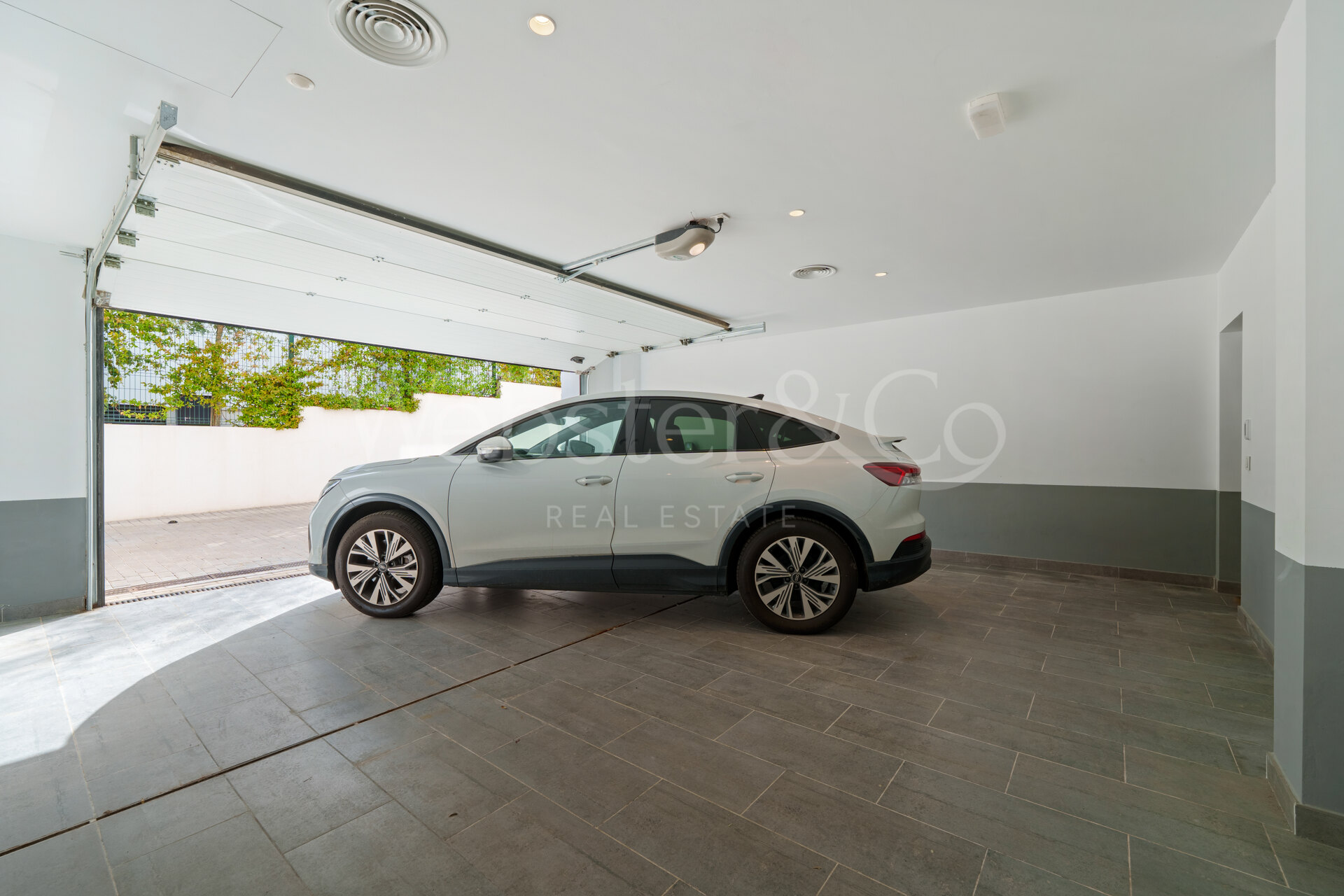 Leo 21B - Frontline Golf Villa in Nueva Andalucía