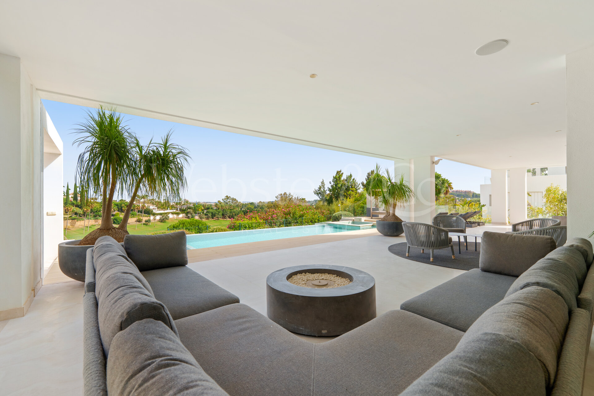 Leo 21B - Frontline Golf Villa in Nueva Andalucía