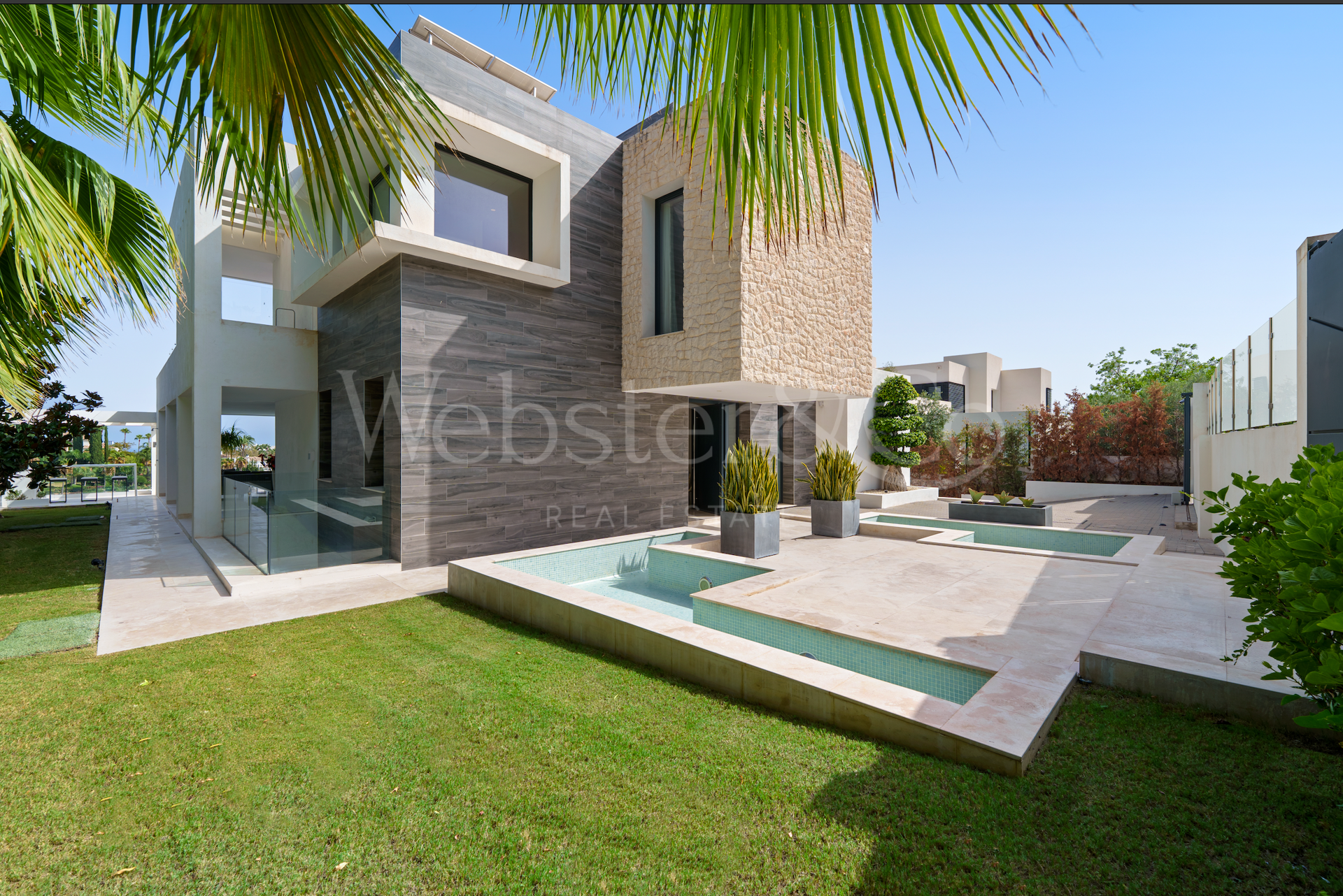 Leo 21B - Frontline Golf Villa in Nueva Andalucía