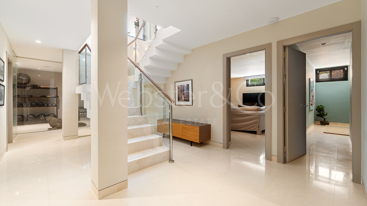 Leo 21B - Frontline Golf Villa in Nueva Andalucía