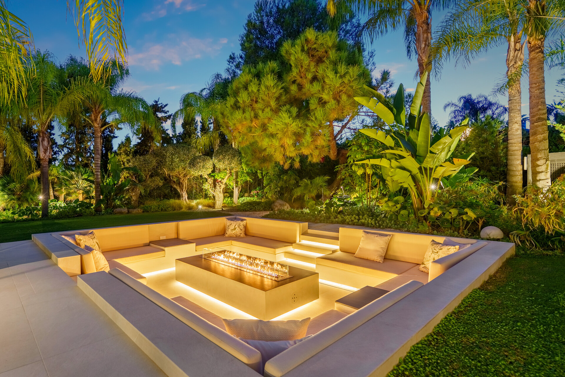 Las Chapas 5 - Beachside Luxury in Marbella