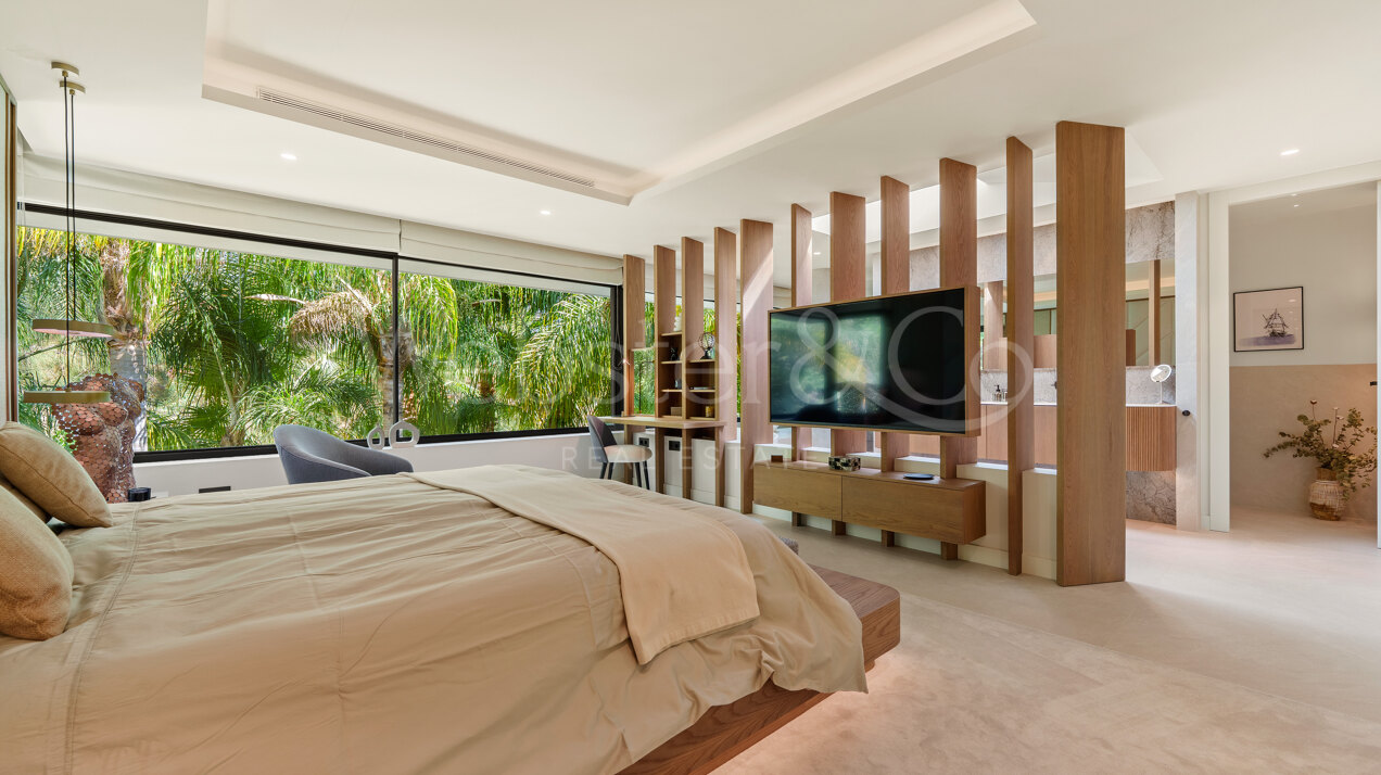 Las Chapas 5 - Beachside Luxury in Marbella