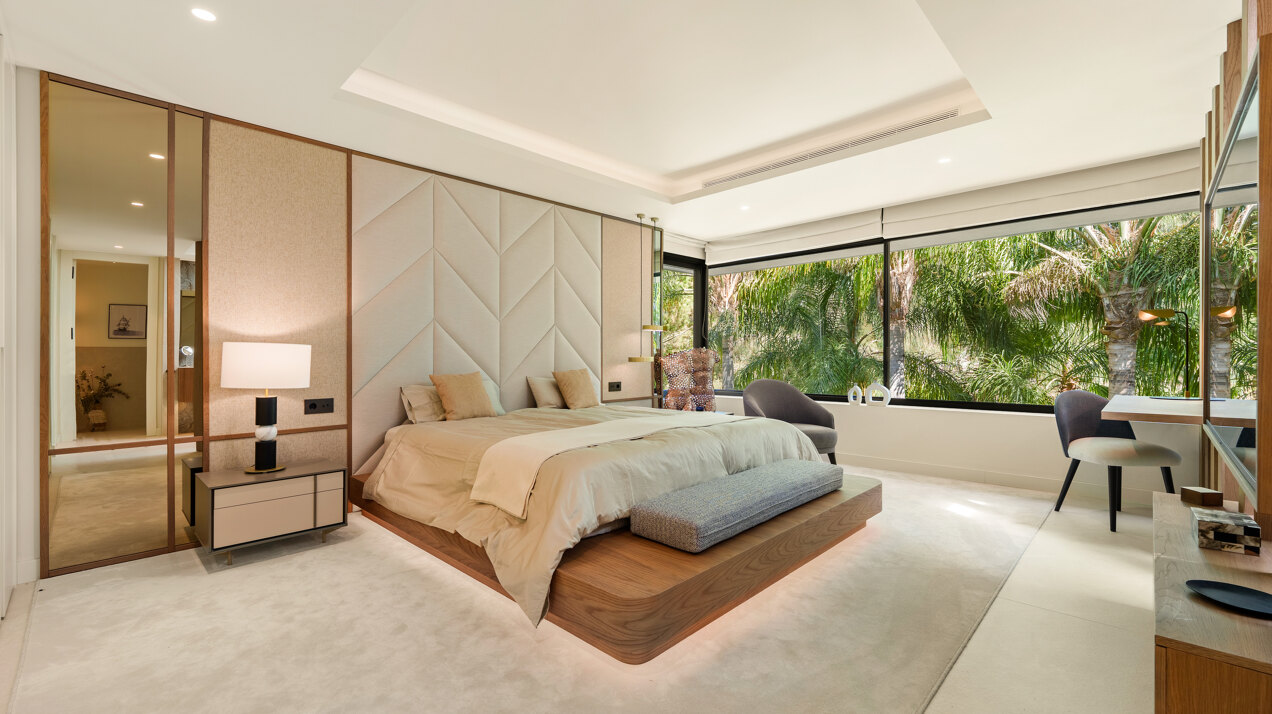 Las Chapas 5 - Beachside Luxury in Marbella