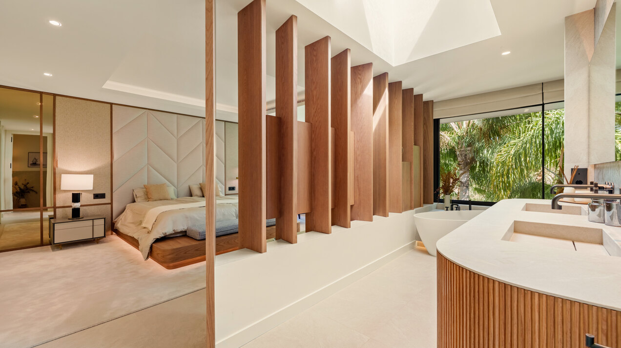 Las Chapas 5 - Beachside Luxury in Marbella