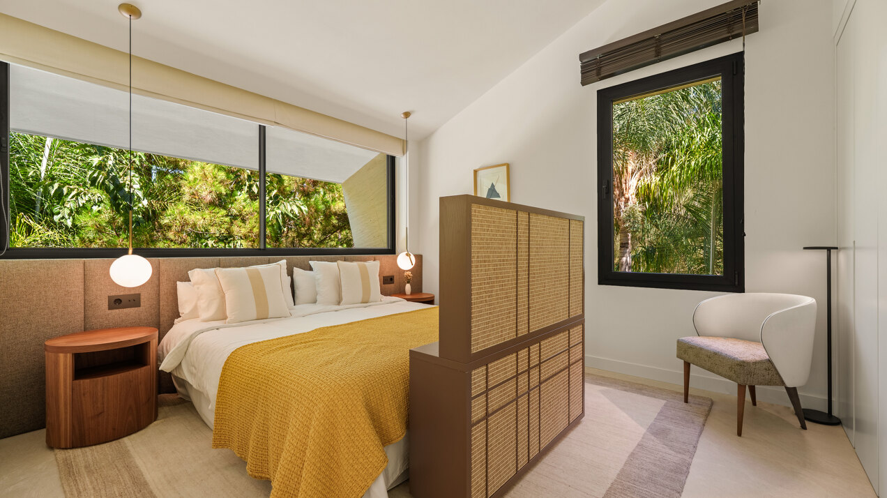 Las Chapas 5 - Beachside Luxury in Marbella