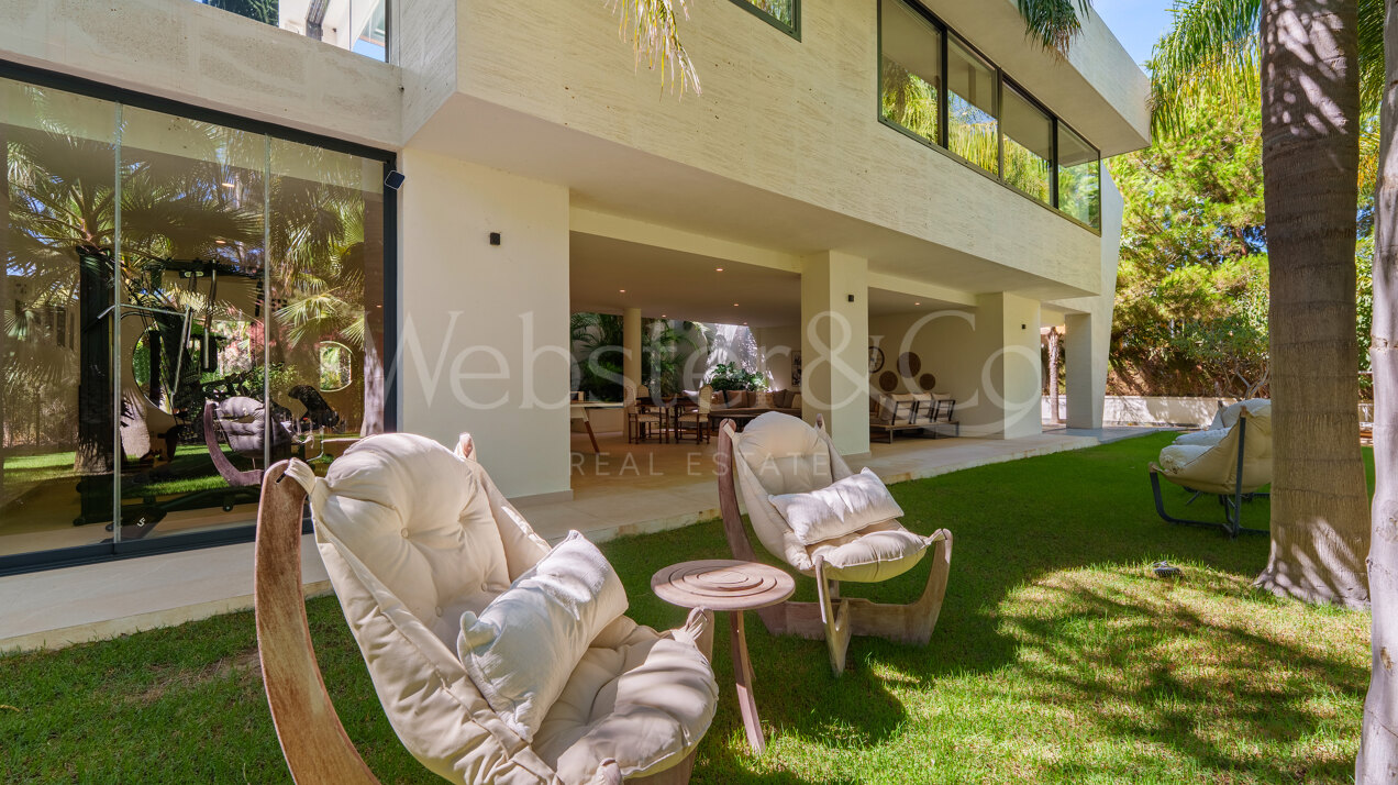 Las Chapas 5 - Beachside Luxury in Marbella