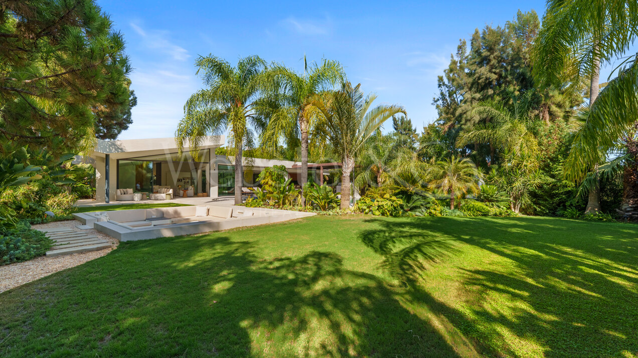 Las Chapas 5 - Beachside Luxury in Marbella