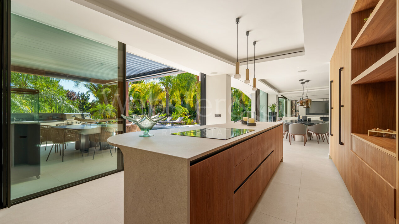 Las Chapas 5 - Beachside Luxury in Marbella