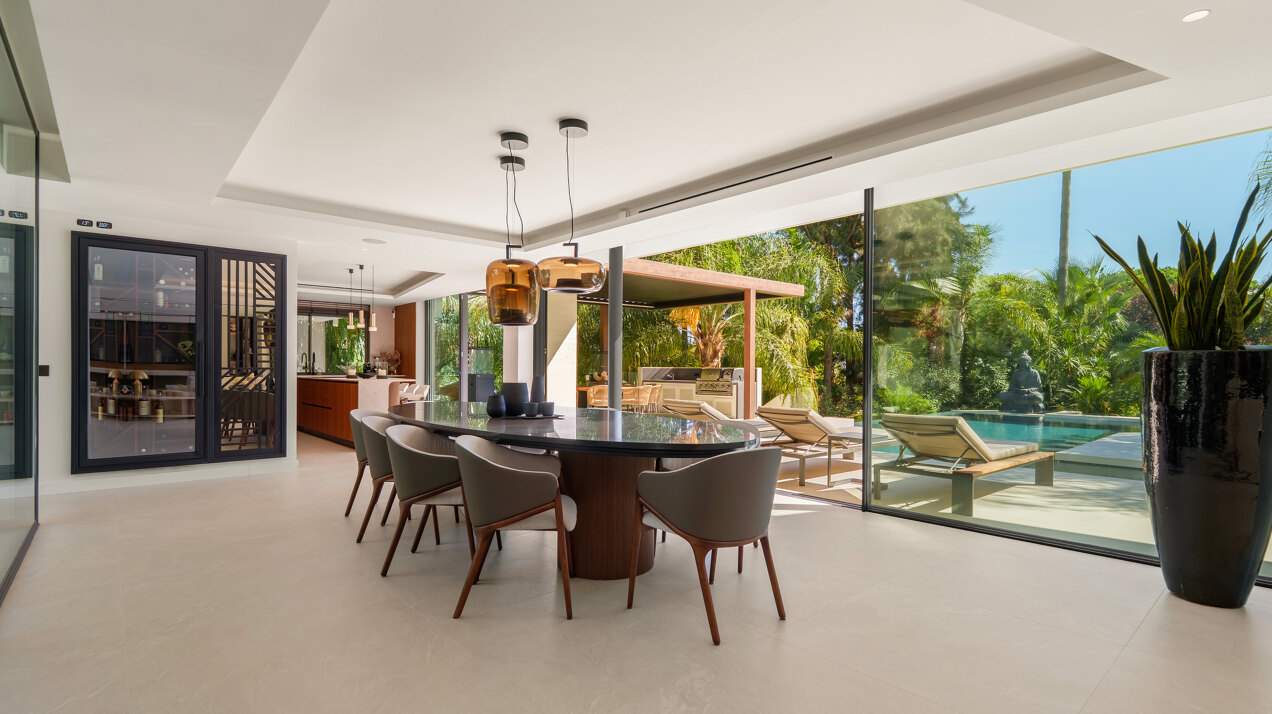 Las Chapas 5 - Beachside Luxury in Marbella