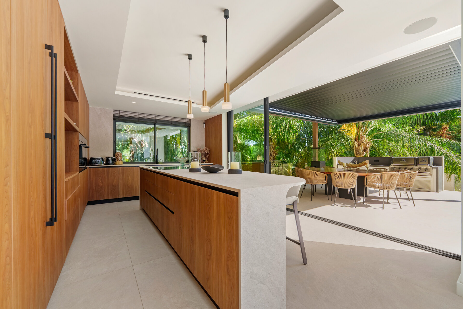 Las Chapas 5 - Beachside Luxury in Marbella