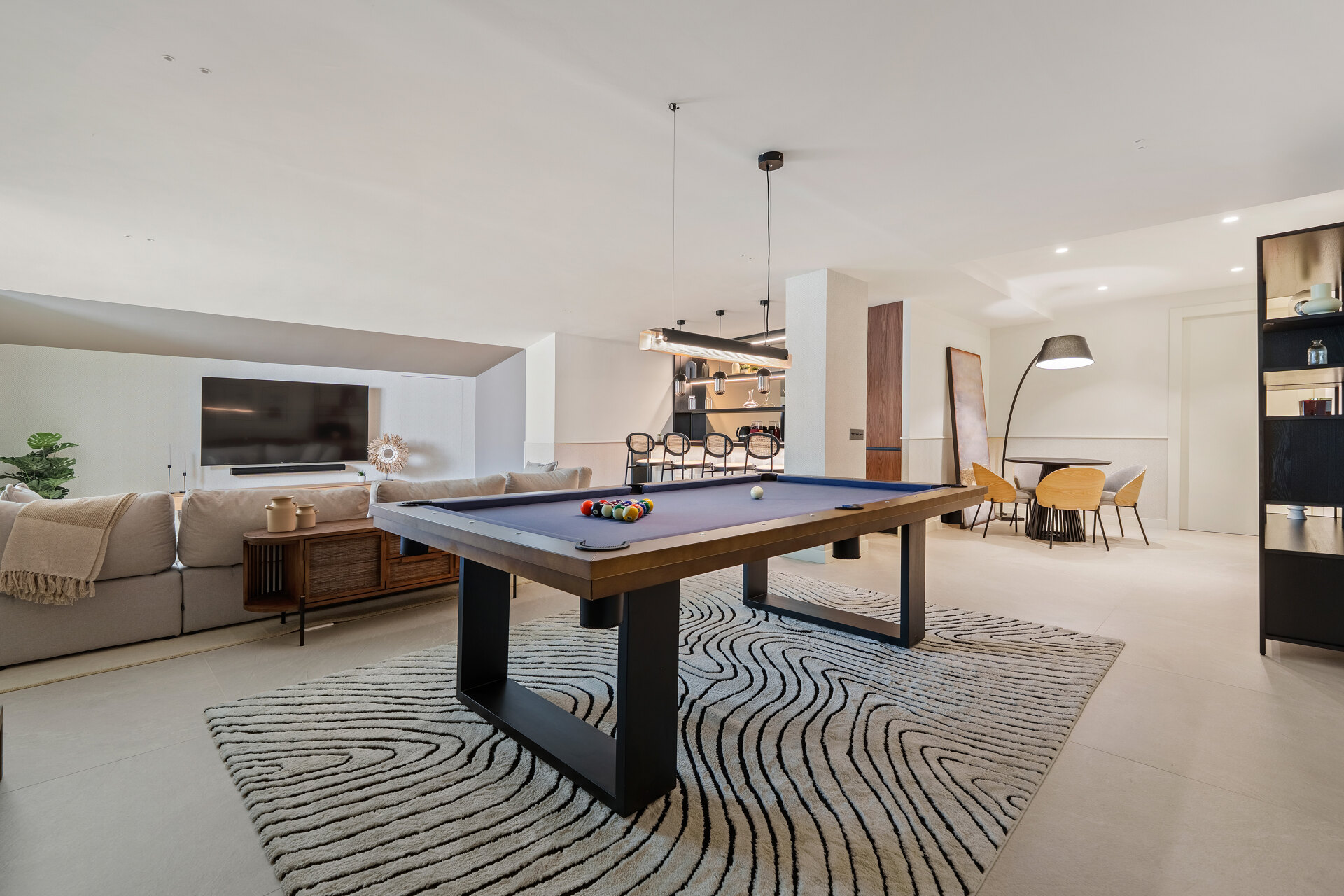 Las Chapas 5 - Beachside Luxury in Marbella