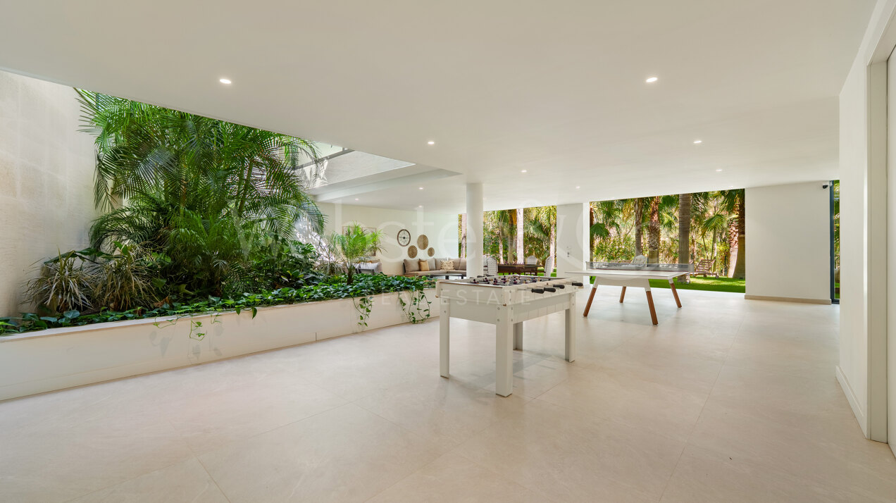 Las Chapas 5 - Beachside Luxury in Marbella