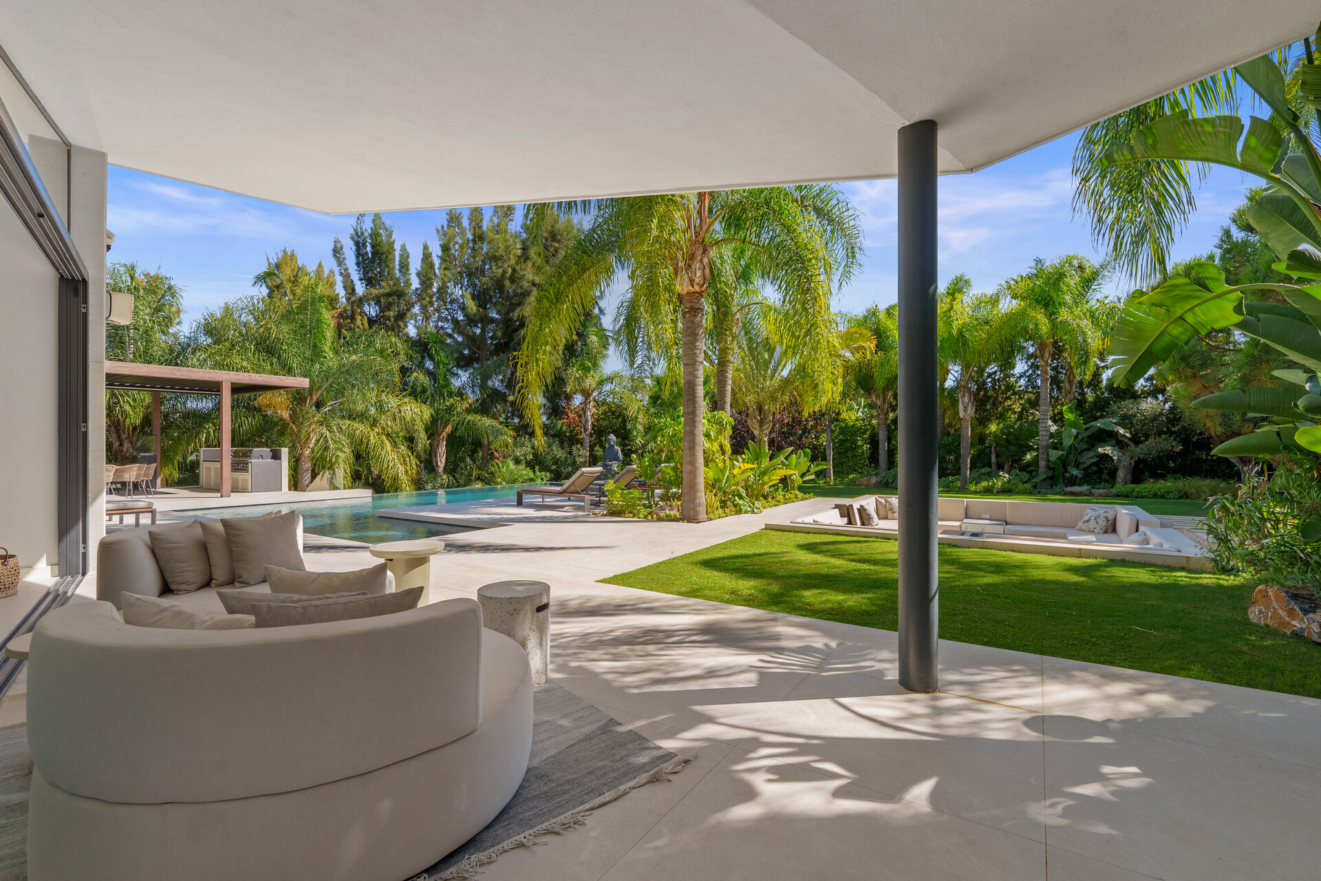 Las Chapas 5 - Beachside Luxury in Marbella