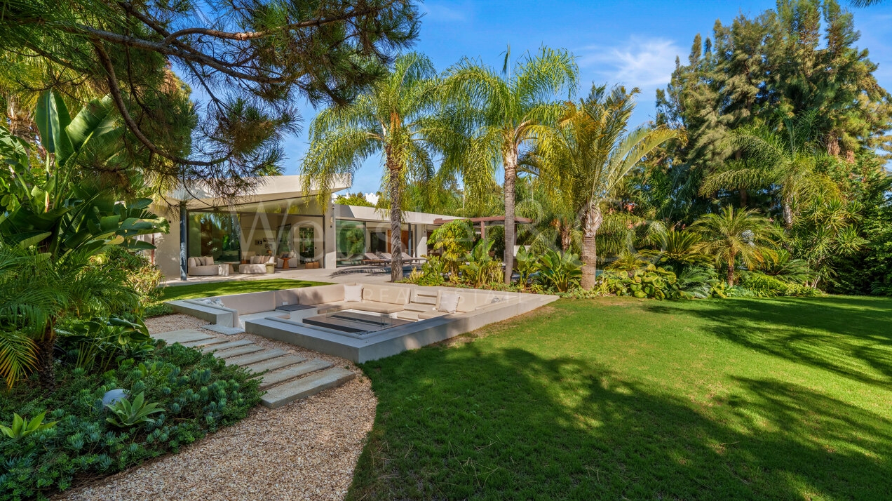 Las Chapas 5 - Beachside Luxury in Marbella