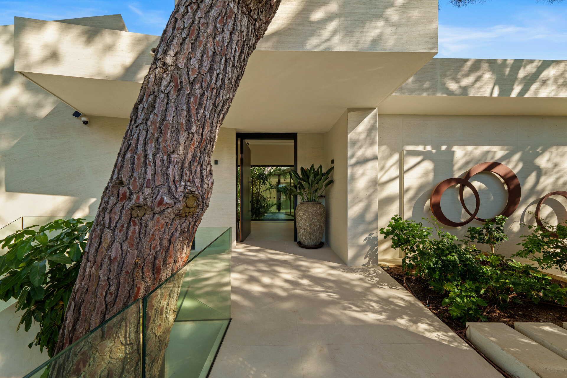 Las Chapas 5 - Beachside Luxury in Marbella