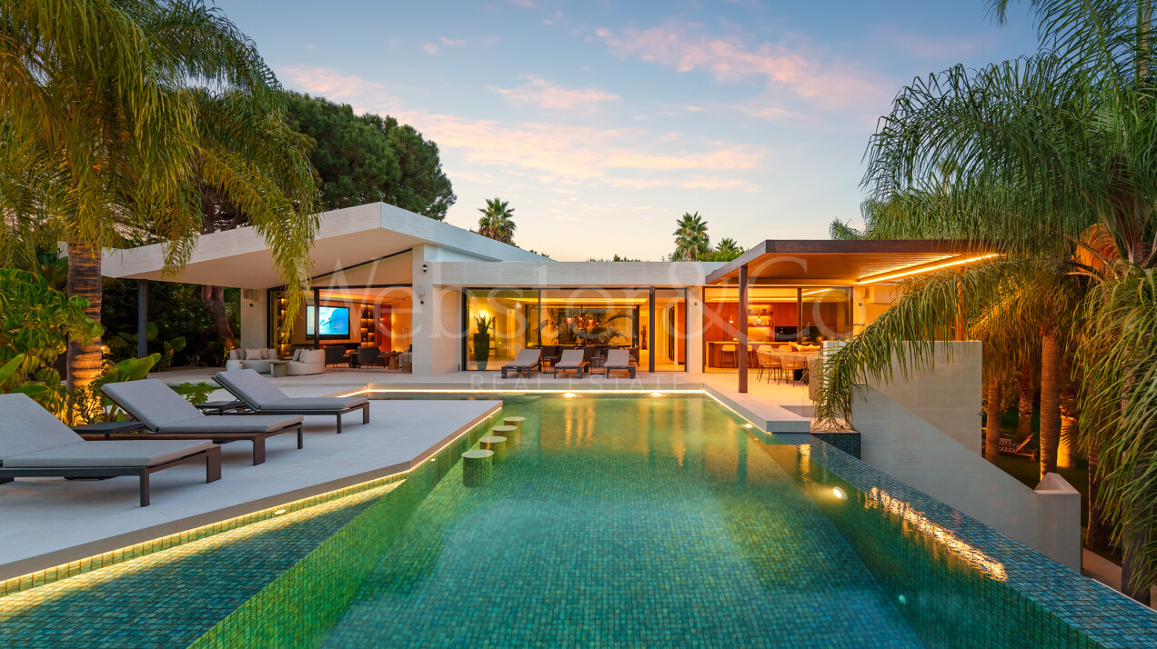 Las Chapas 5 - Beachside Luxury in Marbella