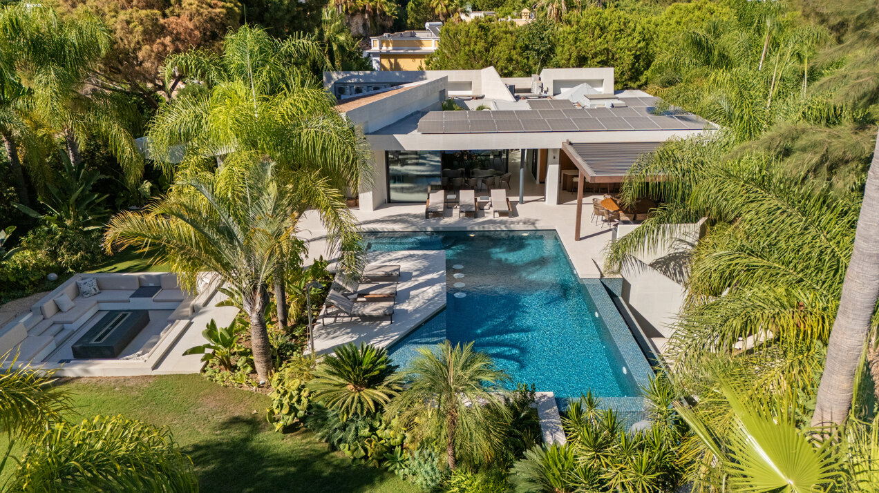 Las Chapas 5 - Beachside Luxury in Marbella