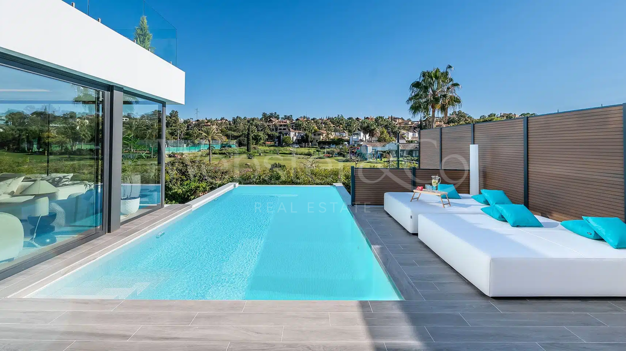 Villa Chic - Contemporary Home in Estepona