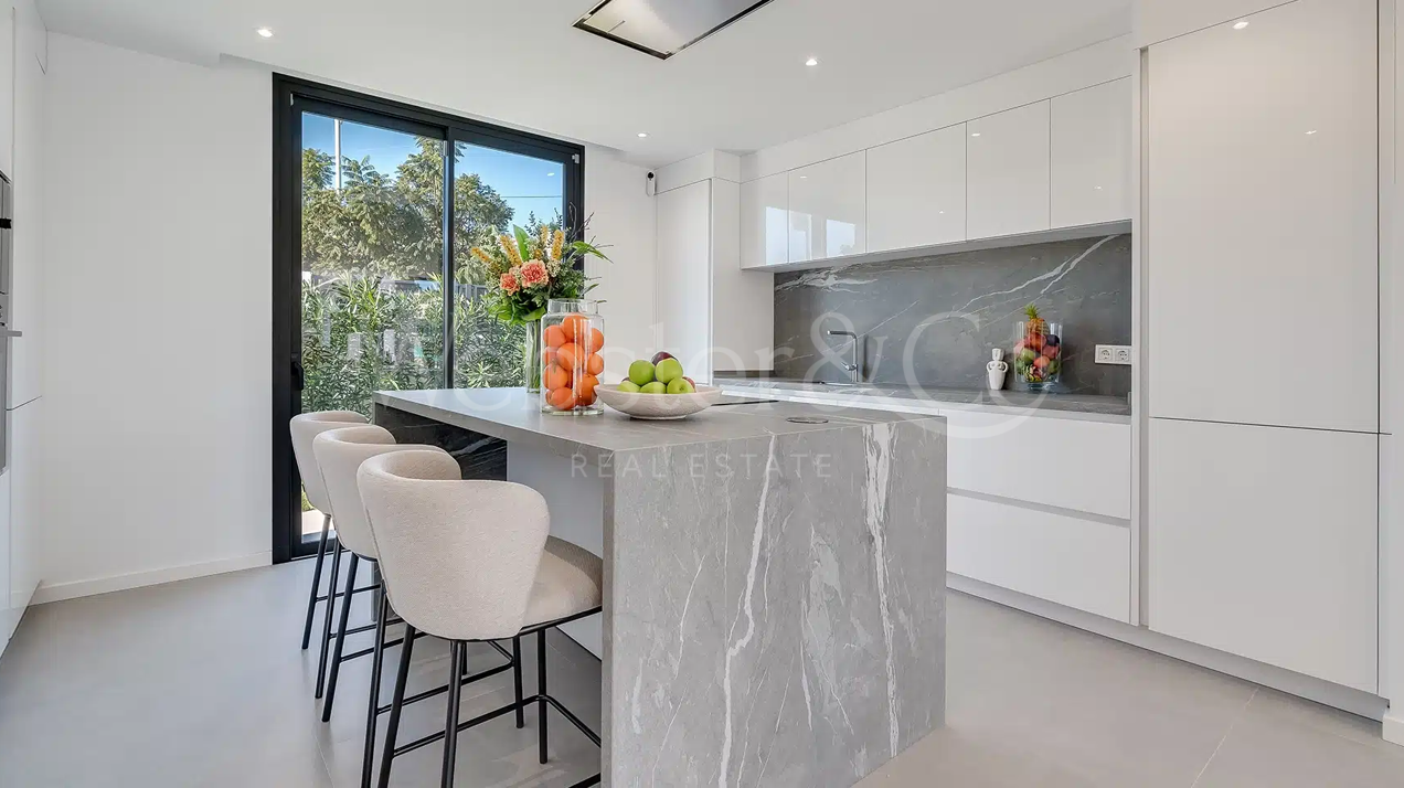 Villa Chic - Contemporary Home in Estepona