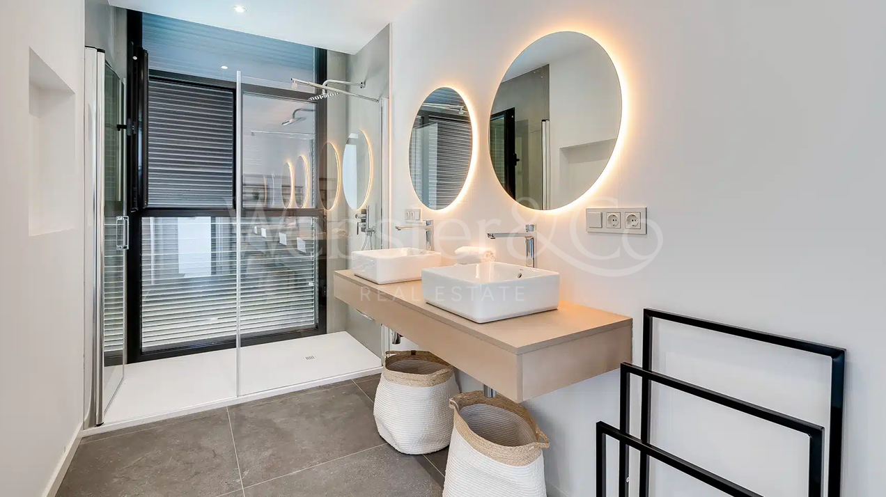 Villa Chic - Contemporary Home in Estepona