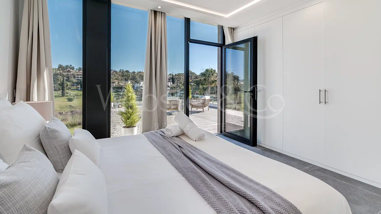 Villa Chic - Contemporary Home in Estepona