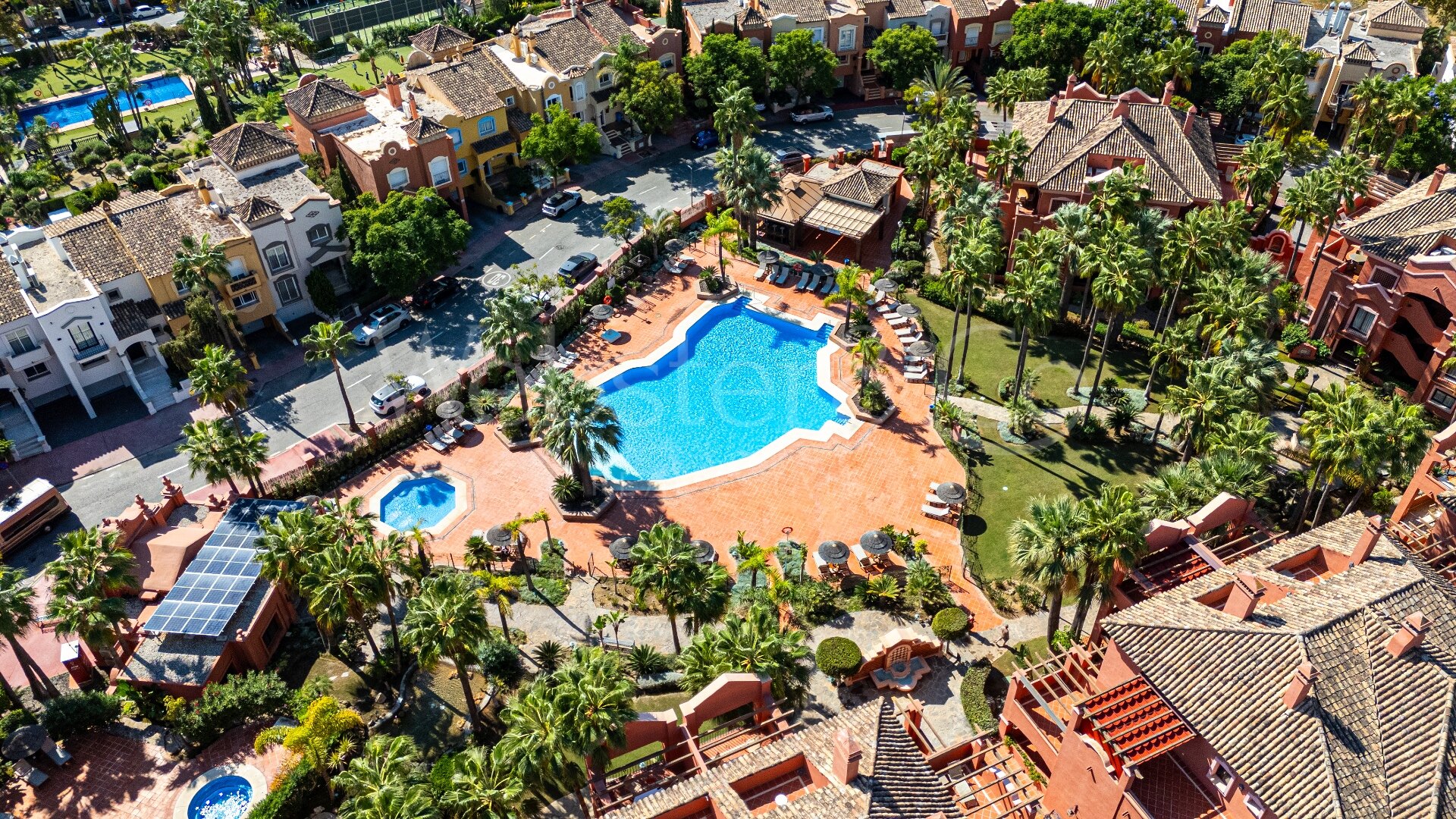 Casa Arcadia – Moderno Adosado en Nueva Andalucía