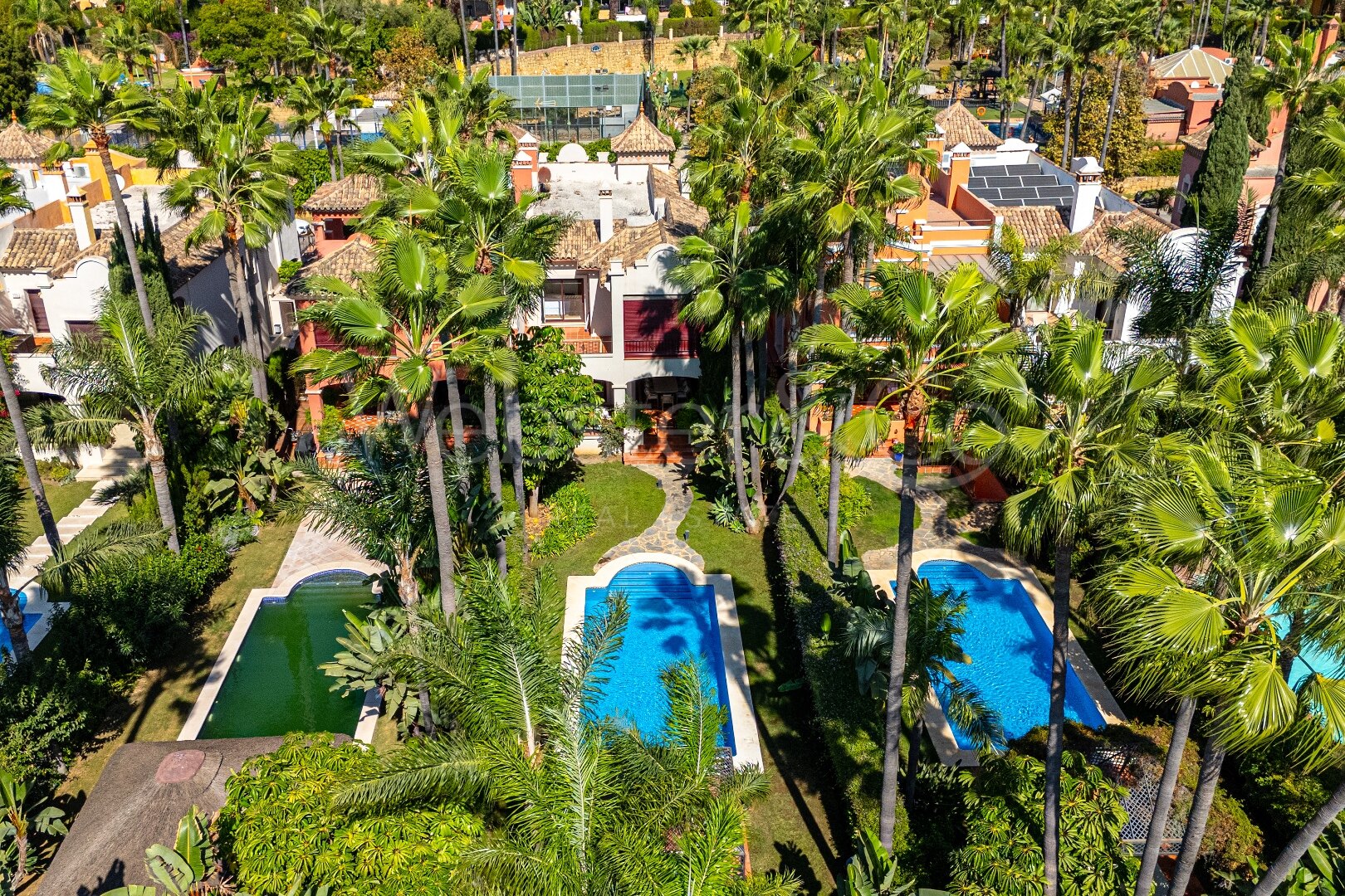 Casa Arcadia – Moderno Adosado en Nueva Andalucía