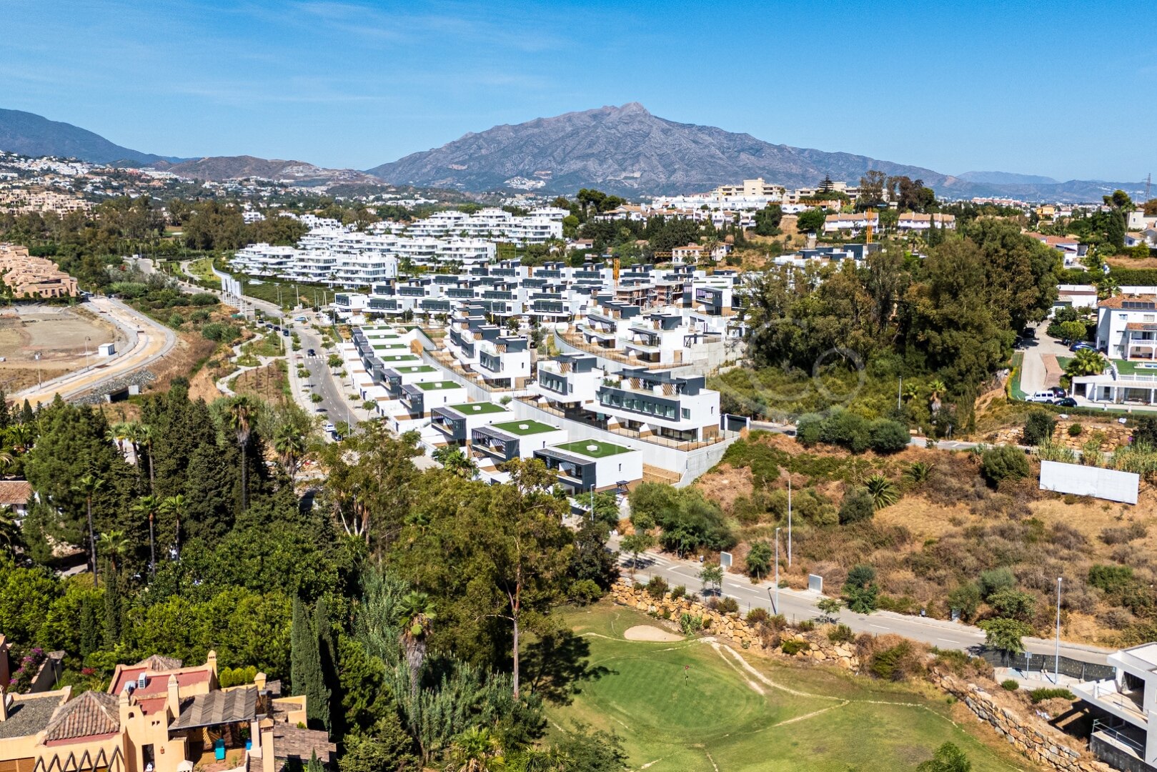 Townhouse Provence – Obra Nueva de Lujo en Atalaya