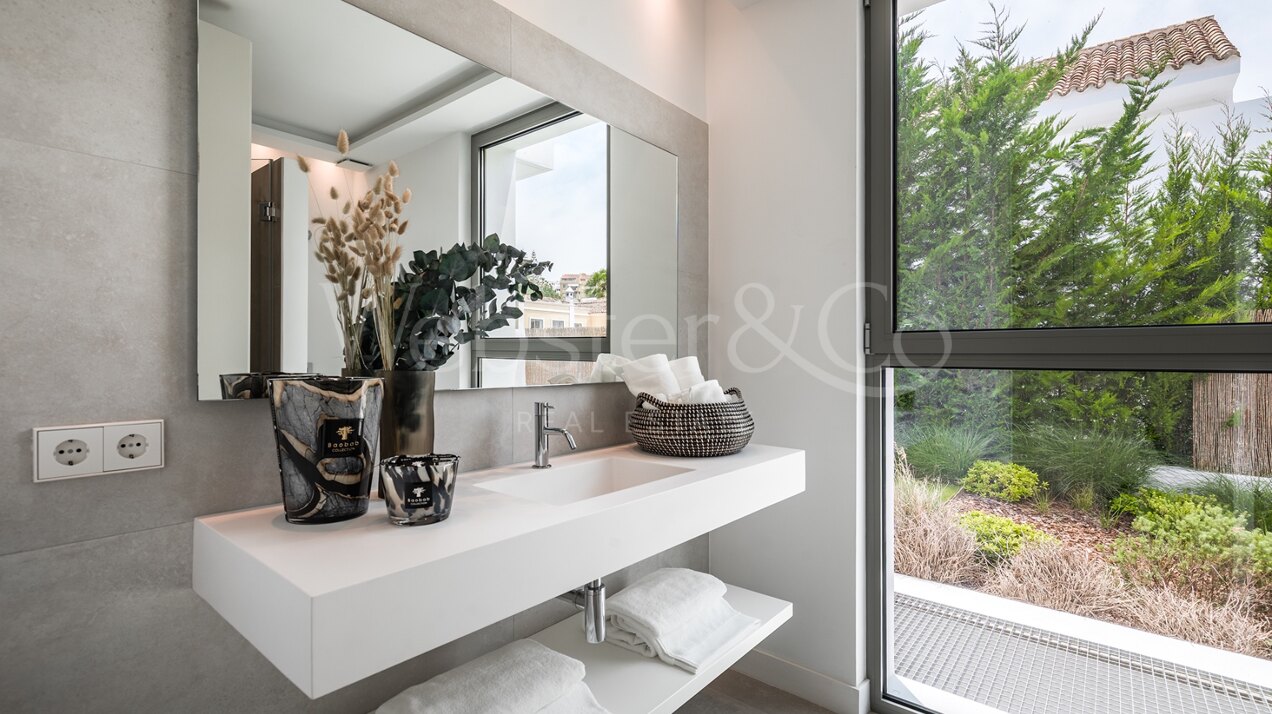 Villa Celeste - Serenity in El Paraiso, Estepona