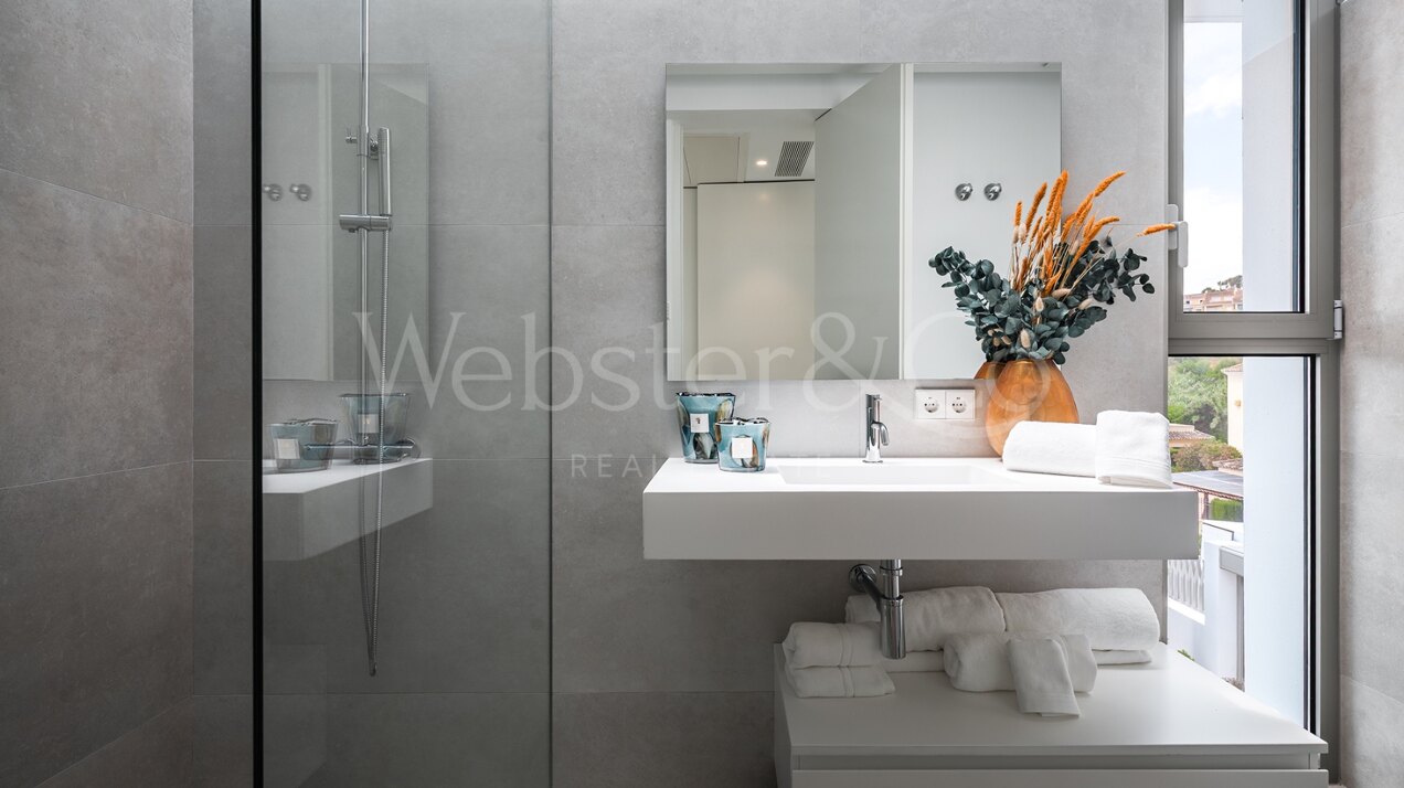 Villa Celeste - Serenity in El Paraiso, Estepona