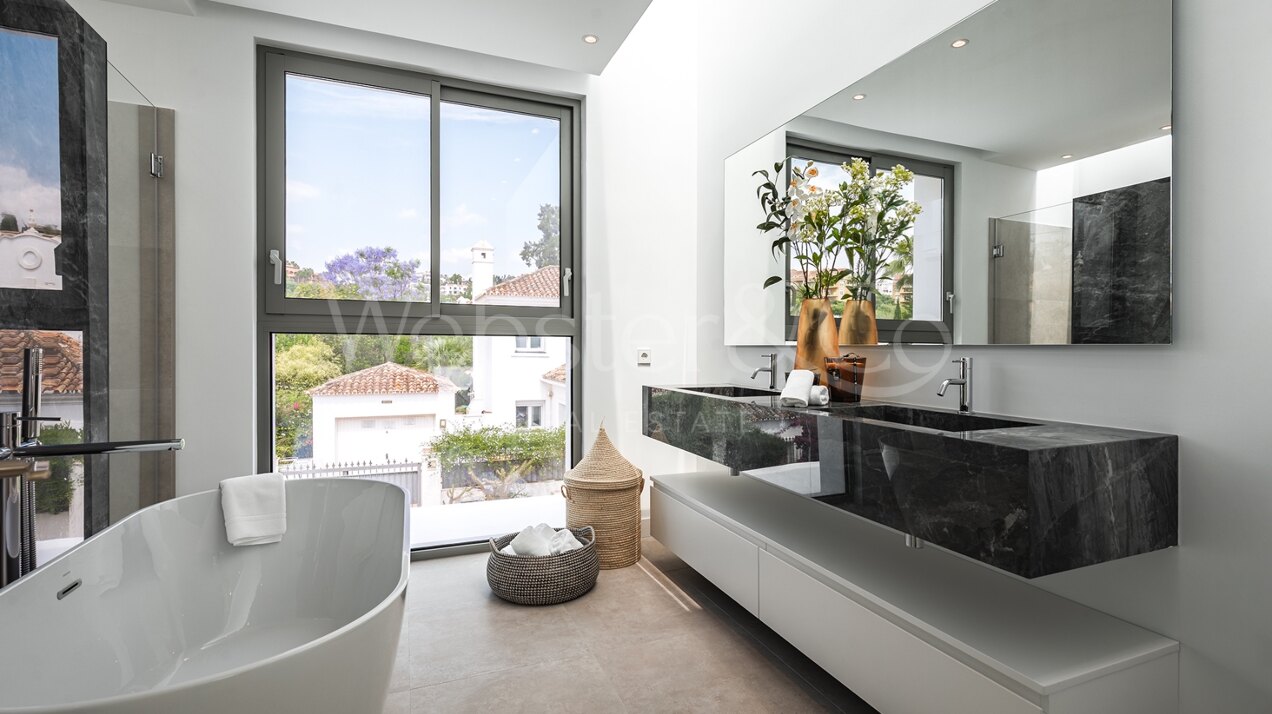 Villa Celeste - Serenity in El Paraiso, Estepona