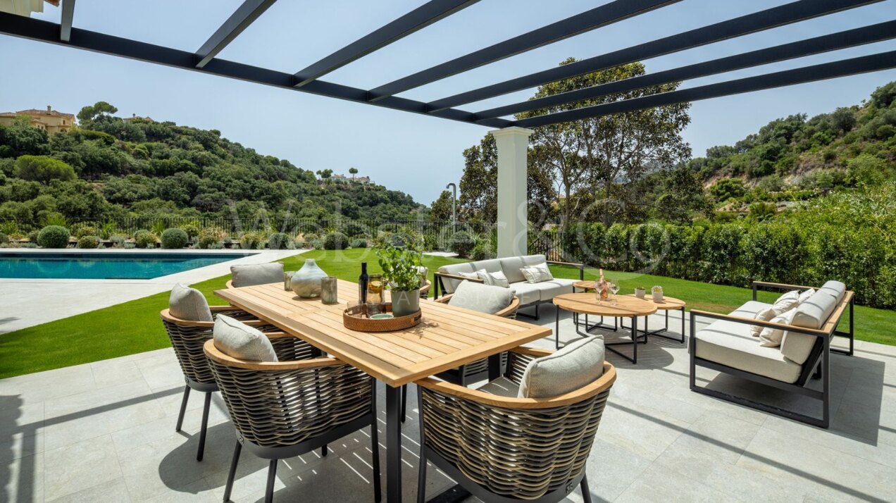 Villa Liora - Elegant Home in La Zagaleta