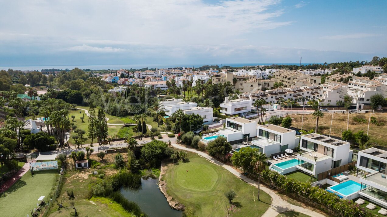 Villa Belle - Frontline Golf Home in El Paraiso