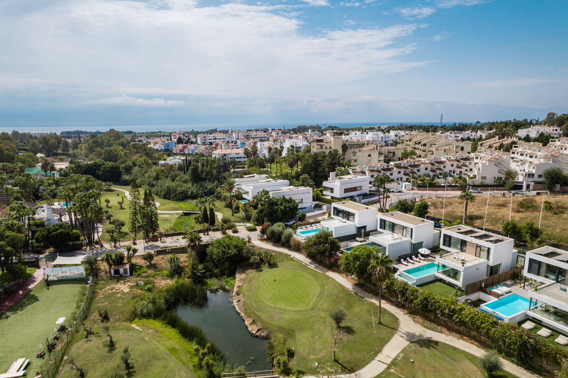 Villa Belle - Frontline Golf Home in El Paraiso