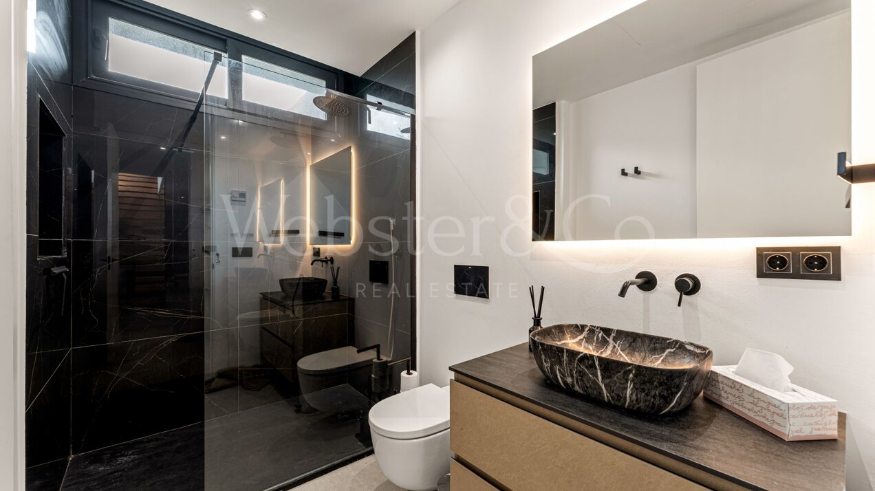 Villa Belle - Frontline Golf Home in El Paraiso