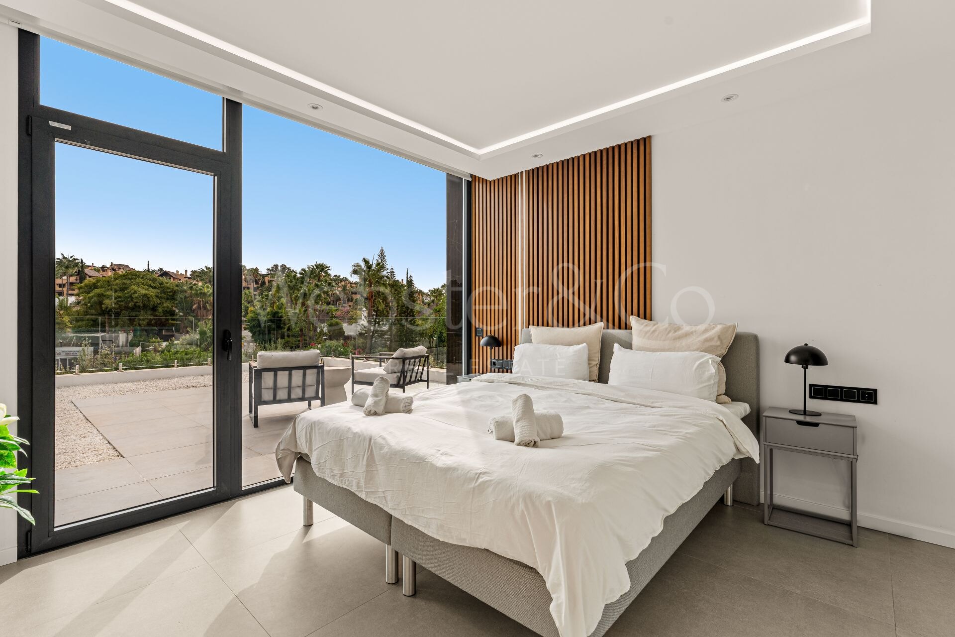 Villa Belle - Frontline Golf Home in El Paraiso