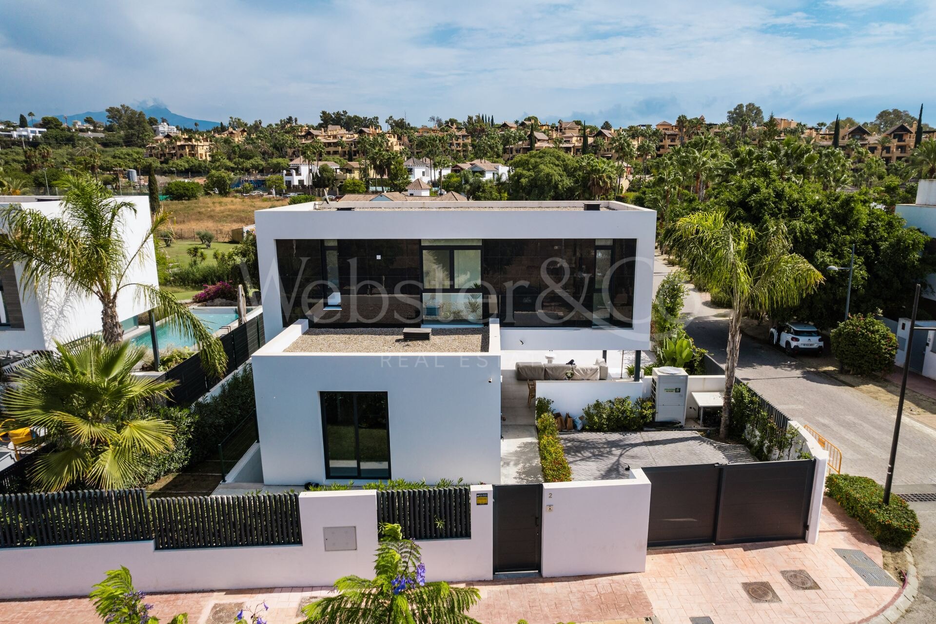 Villa Belle - Frontline Golf Home in El Paraiso