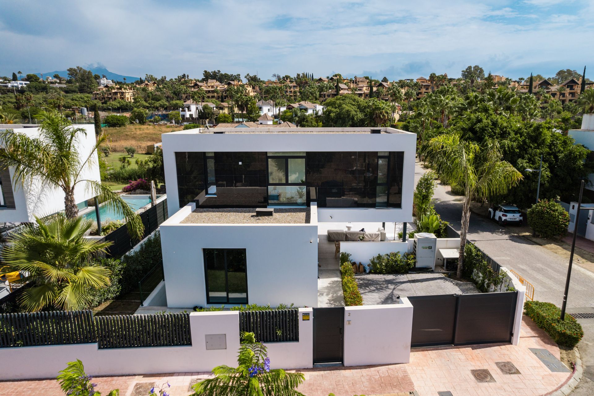 Villa Belle - Frontline Golf Home in El Paraiso